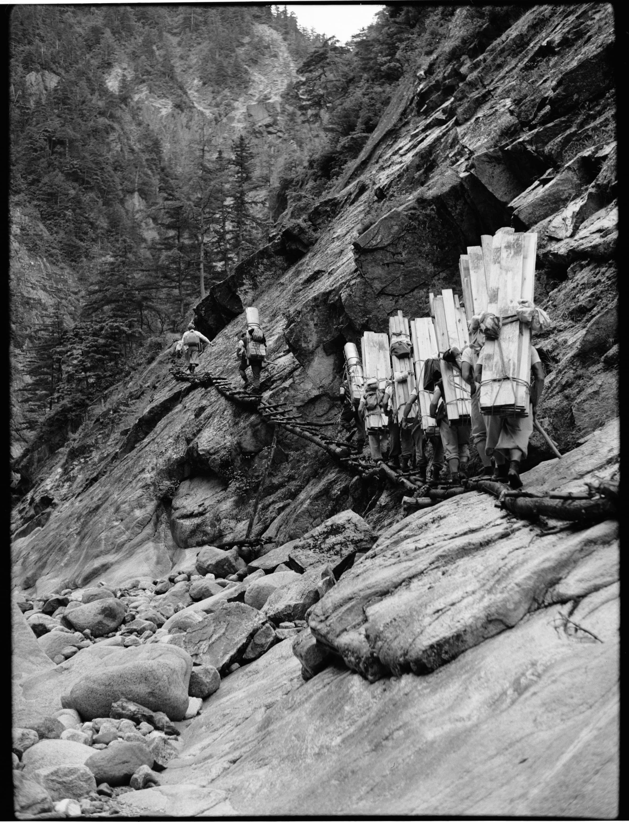 伊藤新道の歴史的な風景