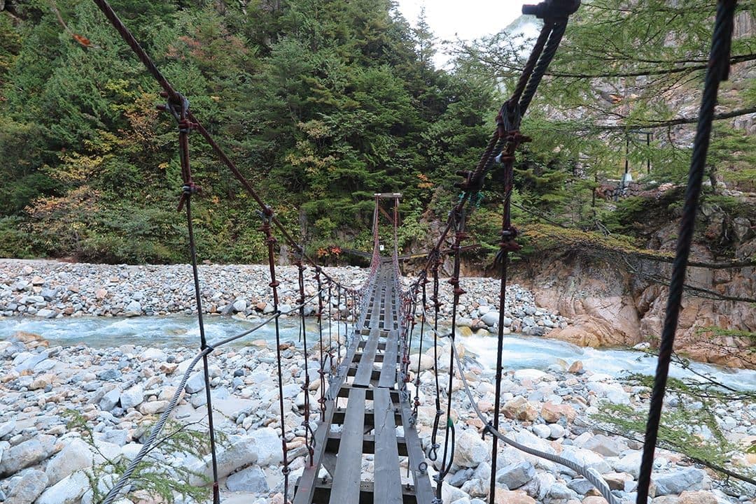 湯俣川の吊り橋