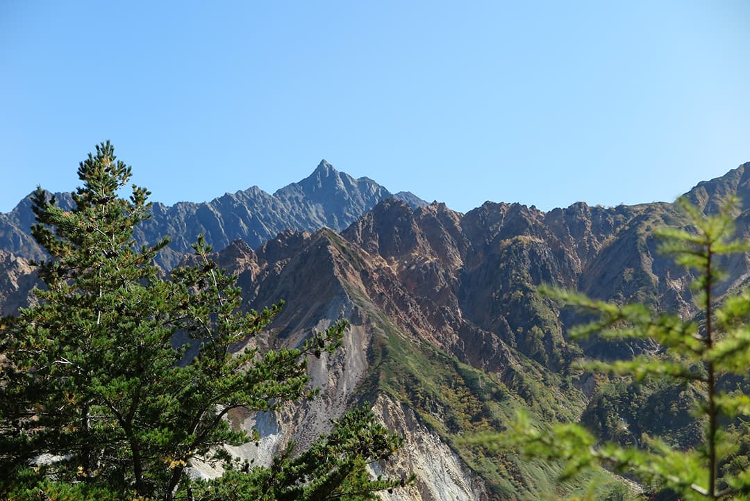 展望台から望む槍ヶ岳と硫黄尾根の大パノラマ